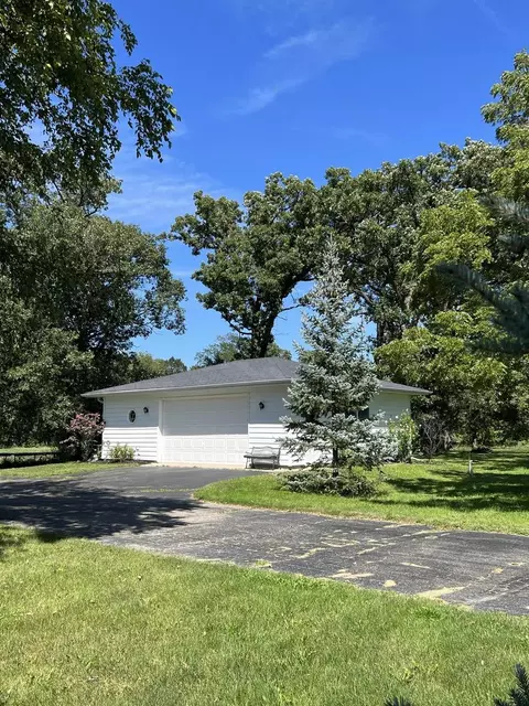 Exterior - 2635 Bell Rd, Minooka, IL 60447 photo 5 of 14