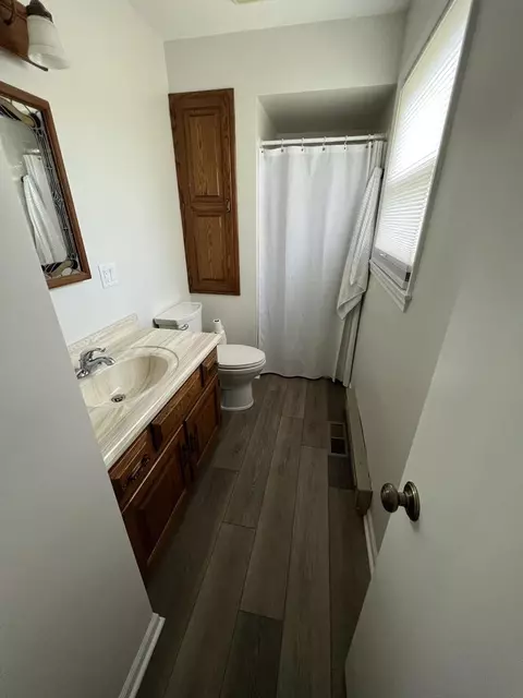 Bath - 2635 Bell Rd, Minooka, IL 60447 photo 5 of 5