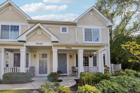 Exterior - 39166 Welsh Ln, Beach Park, IL 60083 photo 3 of 7