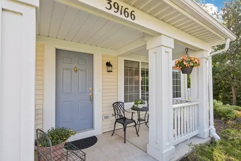 Exterior - 39166 Welsh Ln, Beach Park, IL 60083 photo 1 of 7