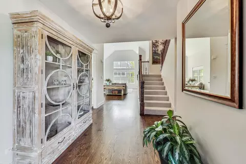 Entry Way - 1901 Dauntless Dr, Glenview, IL 60026 photo 1 of 2