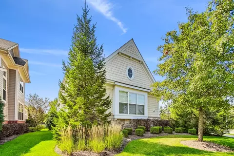 Exterior - 1901 Dauntless Dr, Glenview, IL 60026 photo 4 of 5