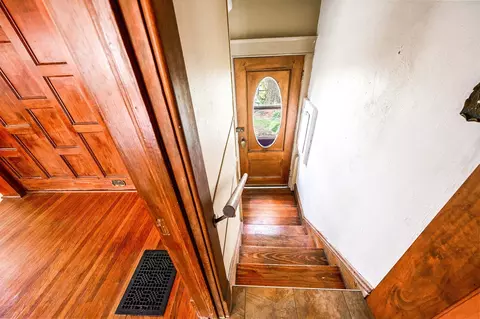 Entry Way - 508 S State St, Bloomington, IL 61701 photo 3 of 4