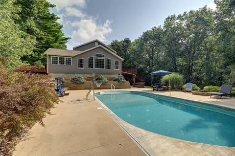 Exterior - 15160 Schipper Ln, Morrison, IL 61270 photo 7 of 19