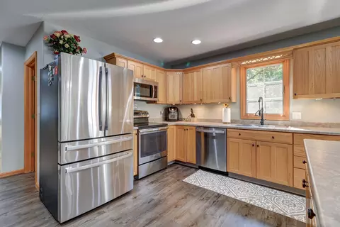 Kitchen - 15160 Schipper Ln, Morrison, IL 61270 photo 2 of 2