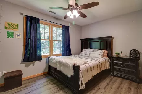 Bedroom - 15160 Schipper Ln, Morrison, IL 61270 photo 6 of 6