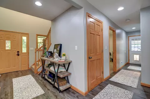 Entry Way - 15160 Schipper Ln, Morrison, IL 61270 photo 2 of 4