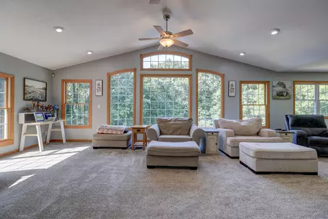 Living - 15160 Schipper Ln, Morrison, IL 61270 photo 2 of 3