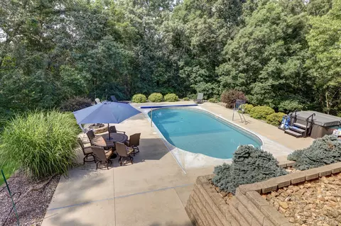 Exterior - 15160 Schipper Ln, Morrison, IL 61270 photo 11 of 19