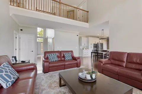 Living - 1025 Biltmore Dr, Elgin, IL 60120 photo 2 of 4