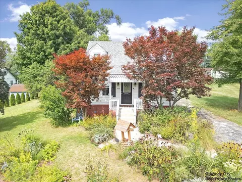 308 Briar Rd, Island Lake, IL 60042