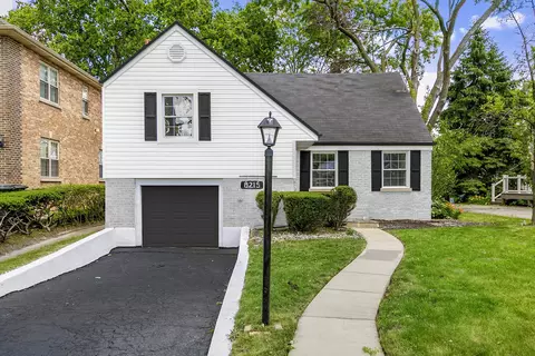 8215 N Merrill St, Niles, IL 60714