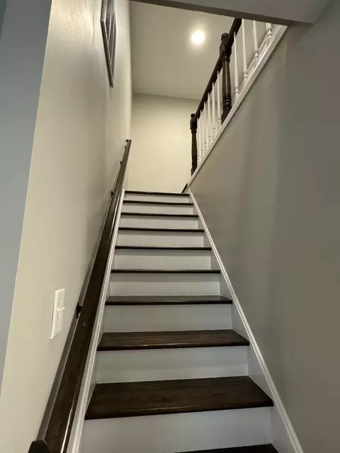 Entry Way - Undisclosed, Burbank, IL 60459 photo 2 of 2