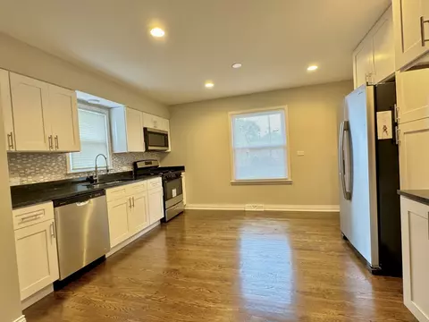 Kitchen - Undisclosed, Burbank, IL 60459 photo 1 of 4