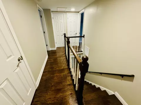 Entry Way - Undisclosed, Burbank, IL 60459 photo 1 of 2
