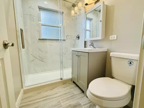 Bath - Undisclosed, Burbank, IL 60459 photo 1 of 2
