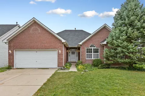 13 Sugarcreek Ct, Lake In The Hills, IL 60156