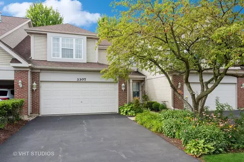 3307 Renard Ln, Saint Charles, IL 60175