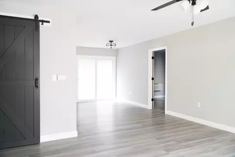 Living - 1908 Sangamon Dr, Champaign, IL 61821 photo 2 of 4