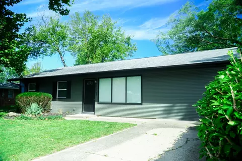 Exterior - 1908 Sangamon Dr, Champaign, IL 61821 photo 2 of 7