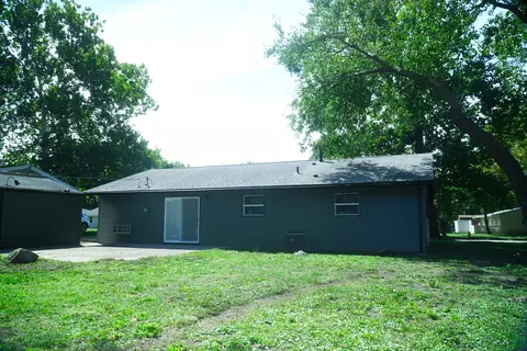 Exterior - 1908 Sangamon Dr, Champaign, IL 61821 photo 7 of 7
