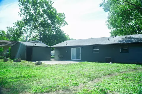 Exterior - 1908 Sangamon Dr, Champaign, IL 61821 photo 4 of 7