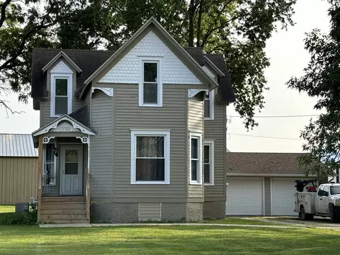 132 W Ottawa St, Paxton, IL 60957