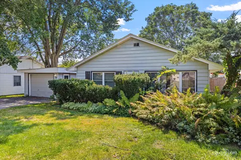 19 Tilton Park Dr, Dekalb, IL 60115