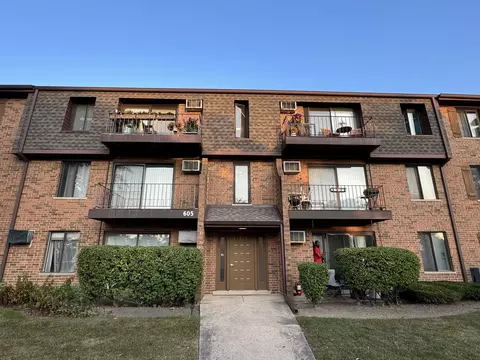 605 N Briar Hill Court Ln #3, Addison, IL 60101