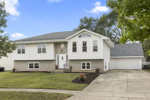 369 Whiteside Dr, Joliet, IL 60435