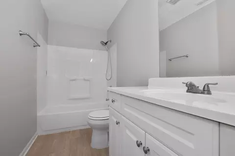 Bath - 6565 S Harvard Ave, Chicago, IL 60621 photo 3 of 3