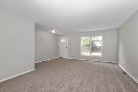 Living - 6565 S Harvard Ave, Chicago, IL 60621 photo 1 of 2