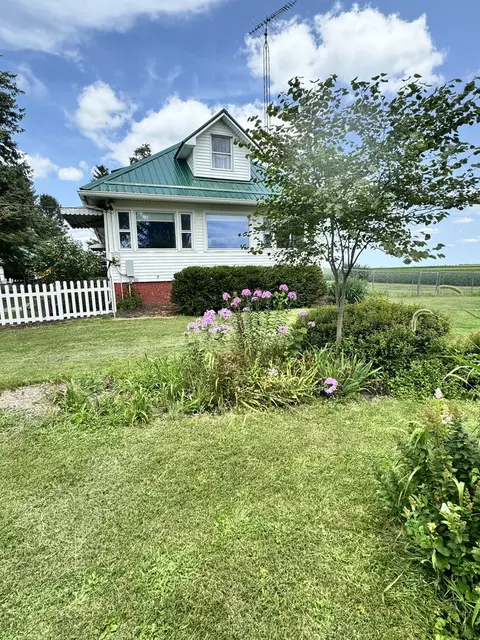 10047 E 1100 N Rd, Fairmount, IL 61841