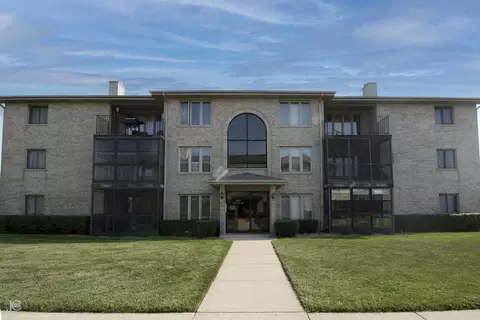 5030 Midlothian Tpke #110, Crestwood, IL 60445