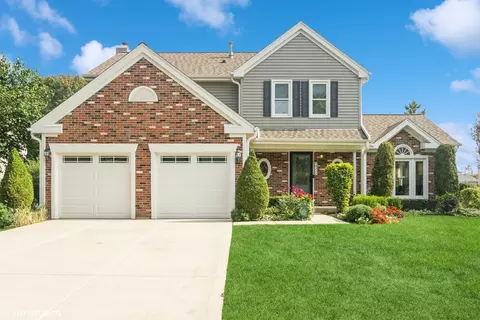4210 Forest Glen Dr, Hoffman Estates, IL 60192