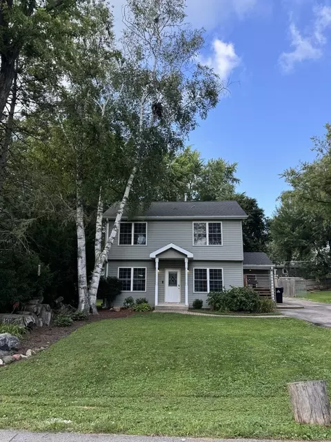 9212 Pine Ave, Wonder Lake, IL 60097
