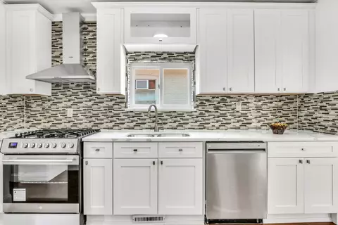 Kitchen - 1339 Willow Ave, Des Plaines, IL 60016 photo 2 of 5