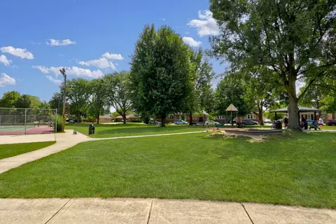 Exterior - 1339 Willow Ave, Des Plaines, IL 60016 photo 7 of 7