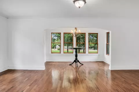 Living - 1339 Willow Ave, Des Plaines, IL 60016 photo 1 of 6