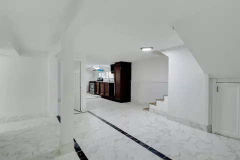 Entry Way - 1339 Willow Ave, Des Plaines, IL 60016 photo 11 of 12