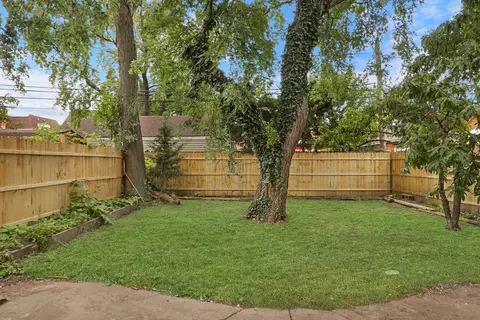 Exterior - 1339 Willow Ave, Des Plaines, IL 60016 photo 4 of 7