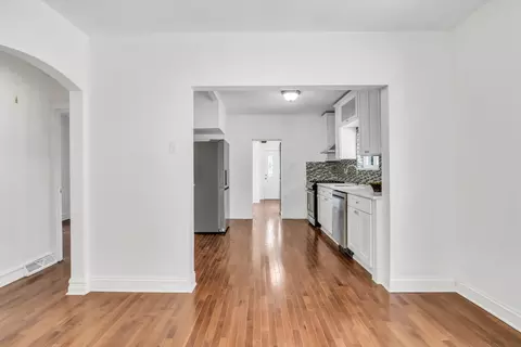 Entry Way - 1339 Willow Ave, Des Plaines, IL 60016 photo 1 of 12