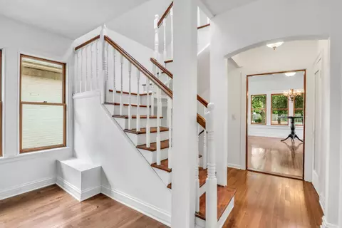 Entry Way - 1339 Willow Ave, Des Plaines, IL 60016 photo 6 of 12
