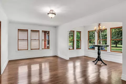 Living - 1339 Willow Ave, Des Plaines, IL 60016 photo 3 of 6