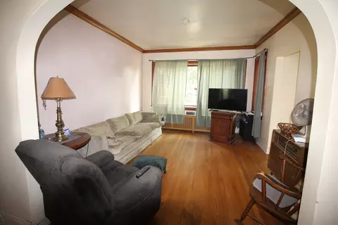 8132 44th Ct, Lyons, IL 60534 photo 2