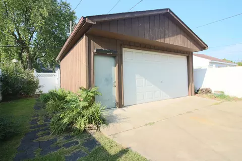 8132 44th Ct, Lyons, IL 60534 photo 16