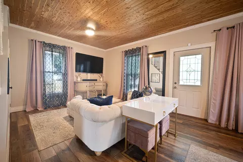 Living - 421 S Alma Ave, Kankakee, IL 60901 photo 2 of 4