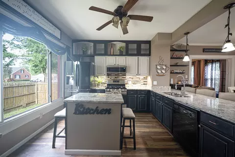 Kitchen - 421 S Alma Ave, Kankakee, IL 60901 photo 5 of 7