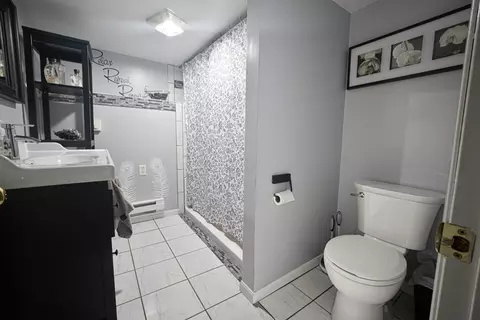 Bath - 421 S Alma Ave, Kankakee, IL 60901 photo 3 of 3
