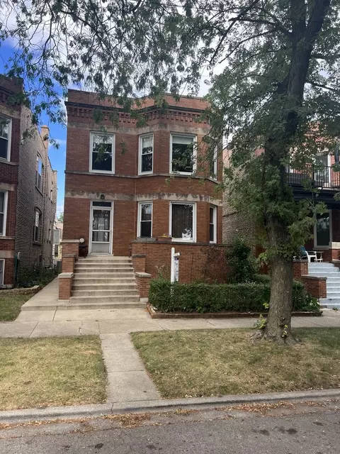 5018 W Pensacola Ave, Chicago, IL 60641
